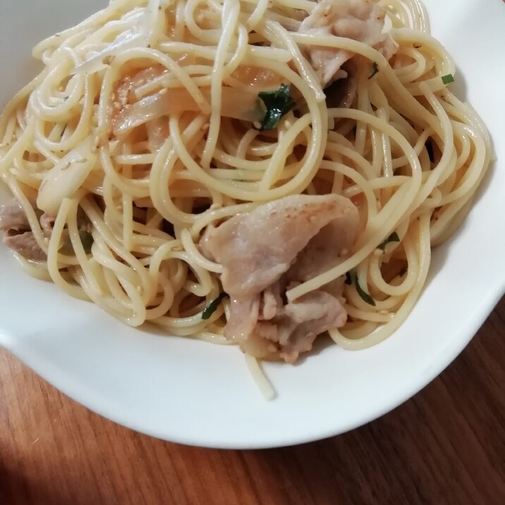 豚肉のごまポンパスタ